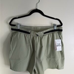 Spyder Men's Athletic Shorts in Light Olive STYLE
SWB020 Size XL NWT